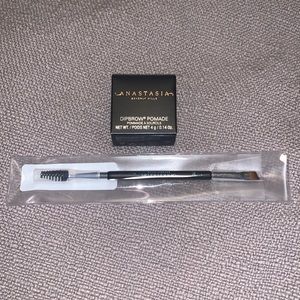 Anastasia Dipbrow Pomade with Brow Brush